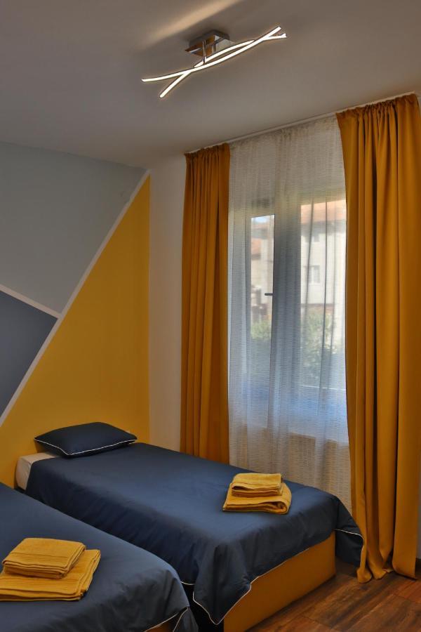 Bella Family Guest House ساباريفا بانيا المظهر الخارجي الصورة
